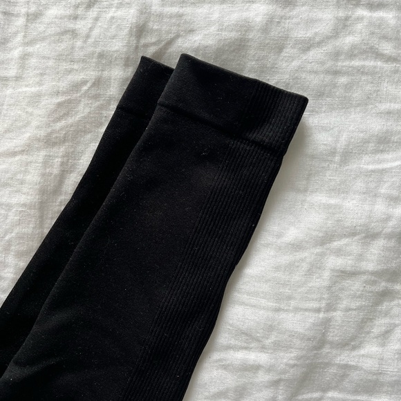 White Fox Boutique Black Seamless Leggings - Picture 7 of 10